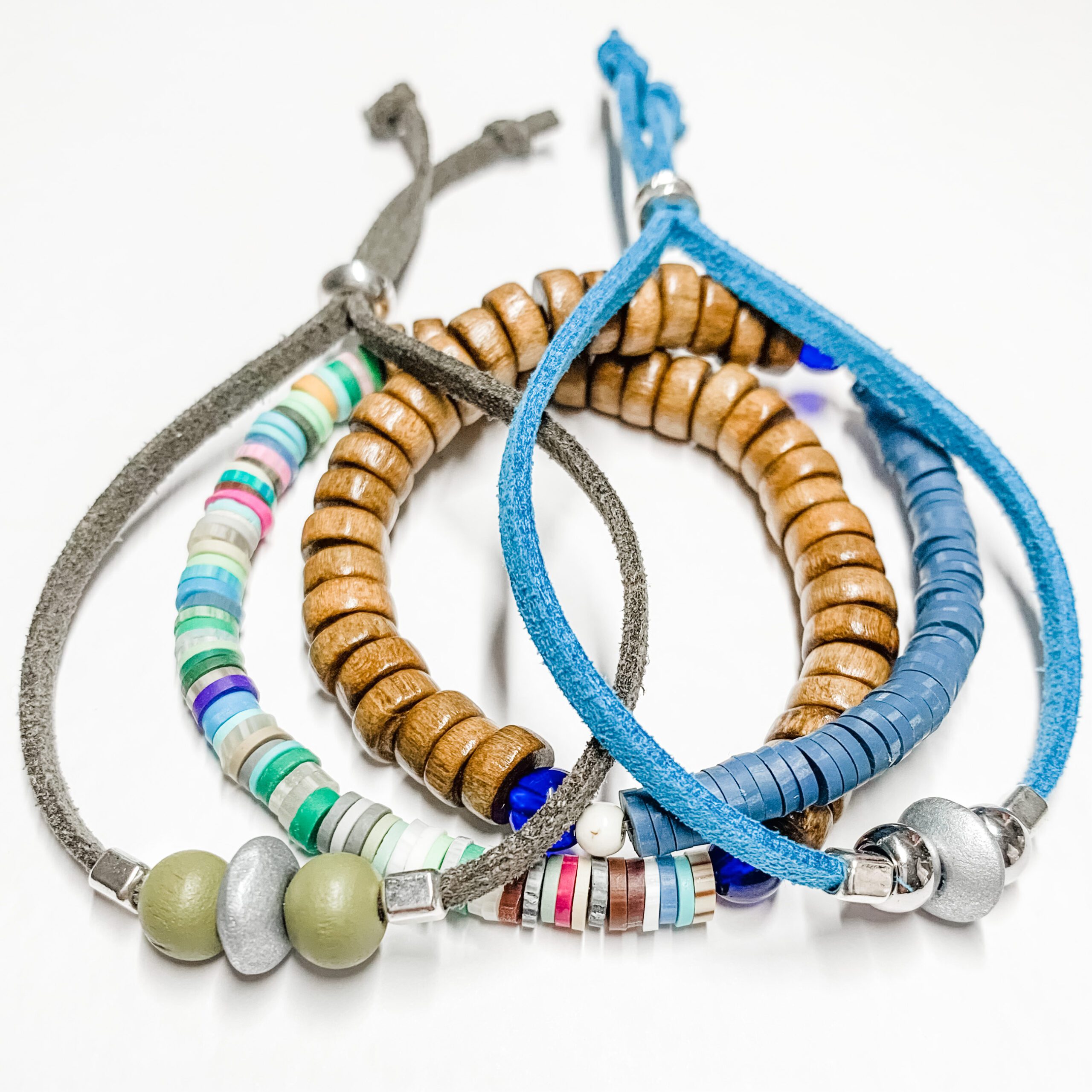 20210113_104222721_iOS 1 Gamer Friendship Bracelet Making Kit - Image 3